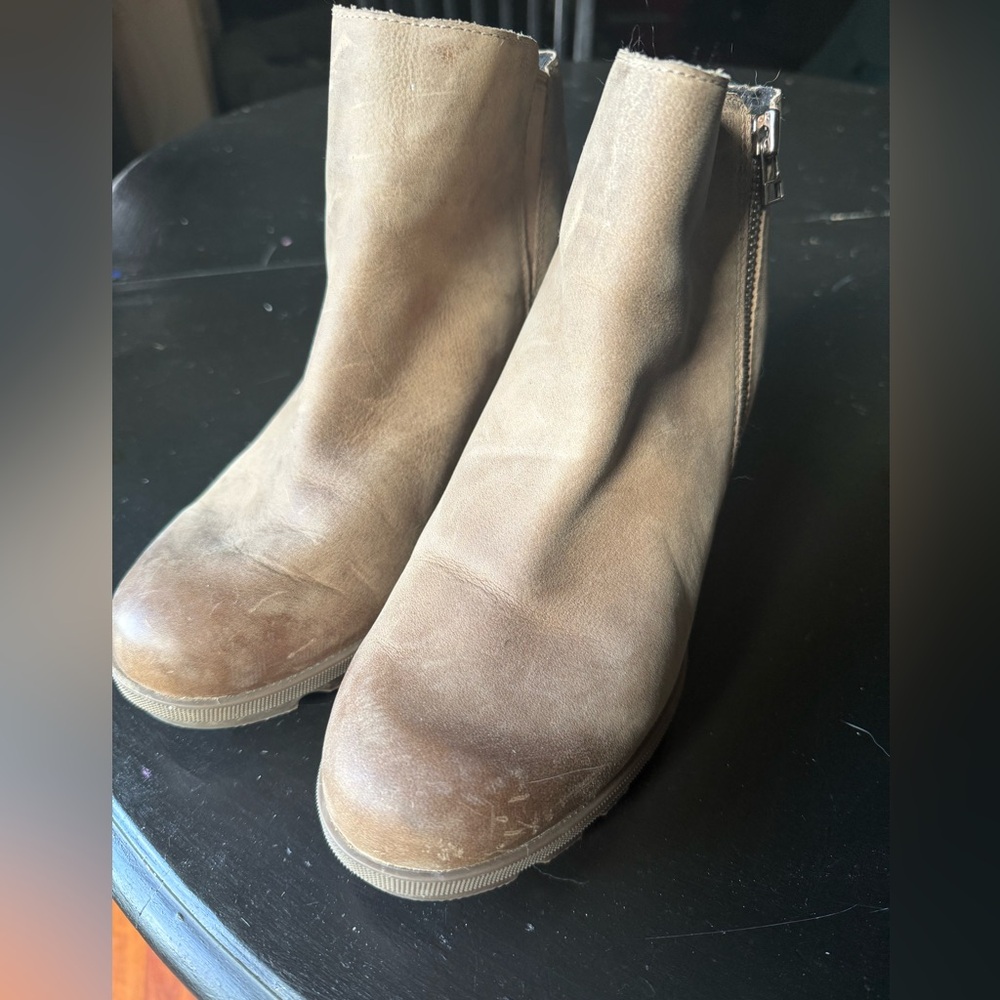 Sorel Women's Joan of Arctic Light Brown Ankle Wedges - Excellent